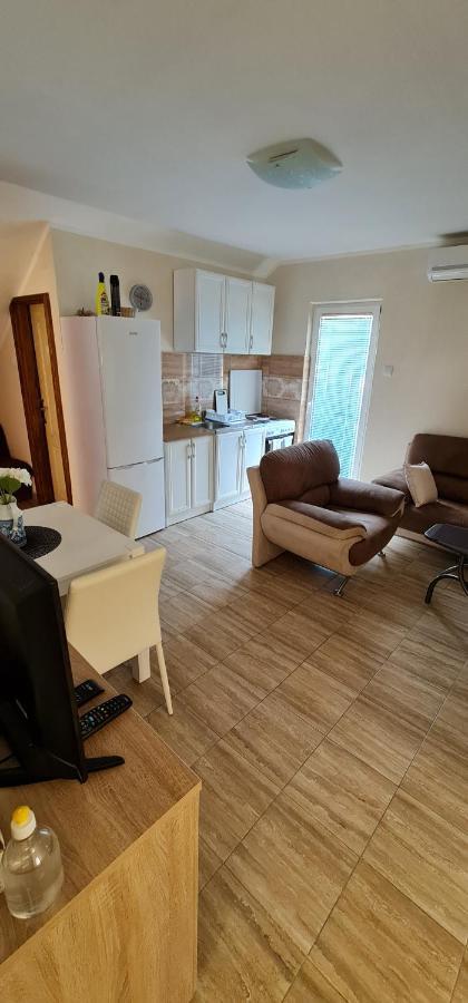 Apartman Nina2 Risan Eksteriør bilde